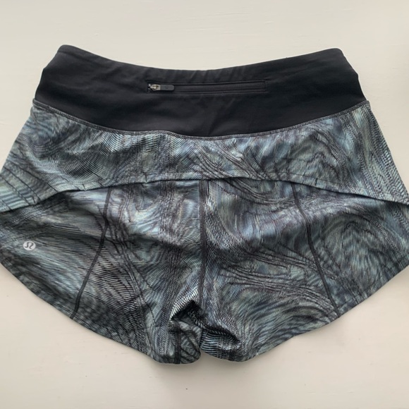 Lululemon Speed Up Shorts Size 4 Tall - Picture 2 of 5